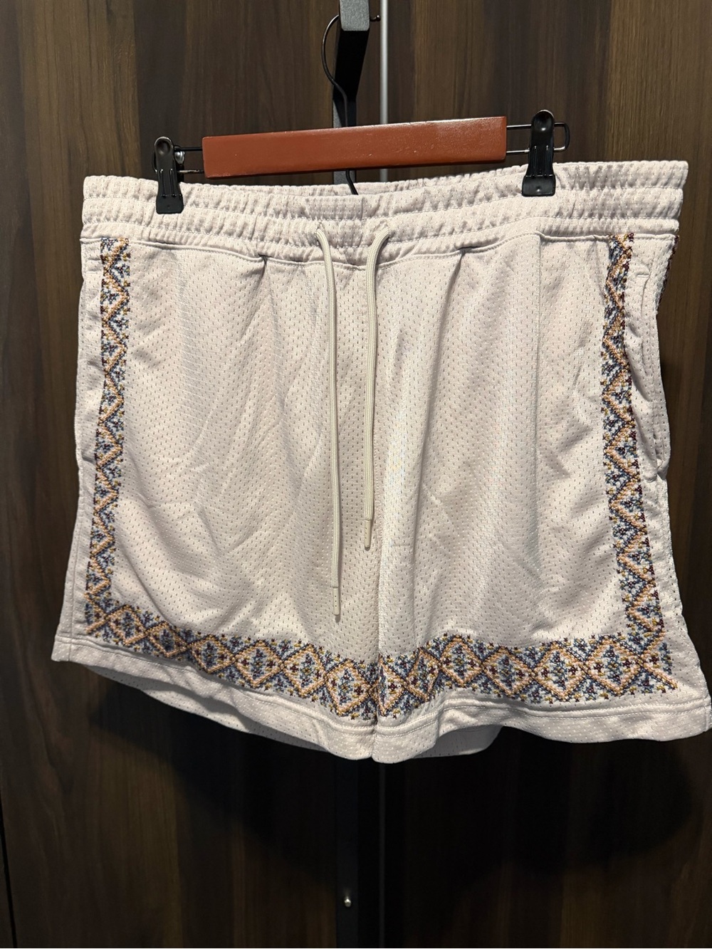 Abercrombie & Fitch 6” Retro Mesh Short Embroidered Pattern Light Taupe Sz Large
